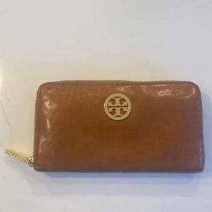 Tory Burch wallet
